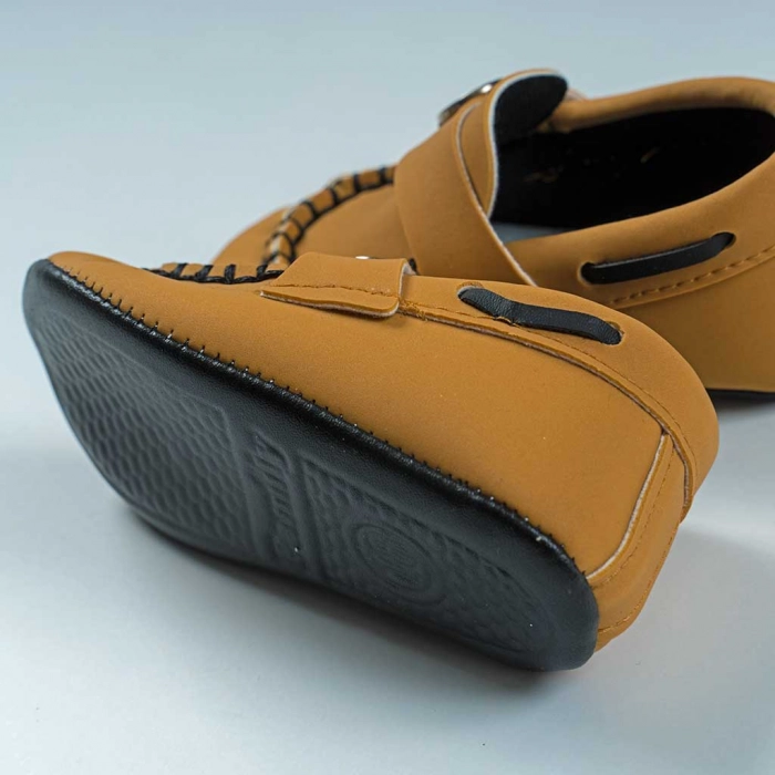 Βρεφικά παπούτσια αγκαλιάς για αγόρια Classic Boy μουσταρδί αγορίστικα καλά μοκασίνια online 8 μηνών (1)