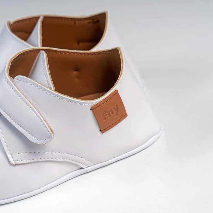 Βρεφικά παπούτσια για αγόρια little king άσπρο παπουτσάκια αγκαλιάς για μωράκια μαλακά μηνών online (2)